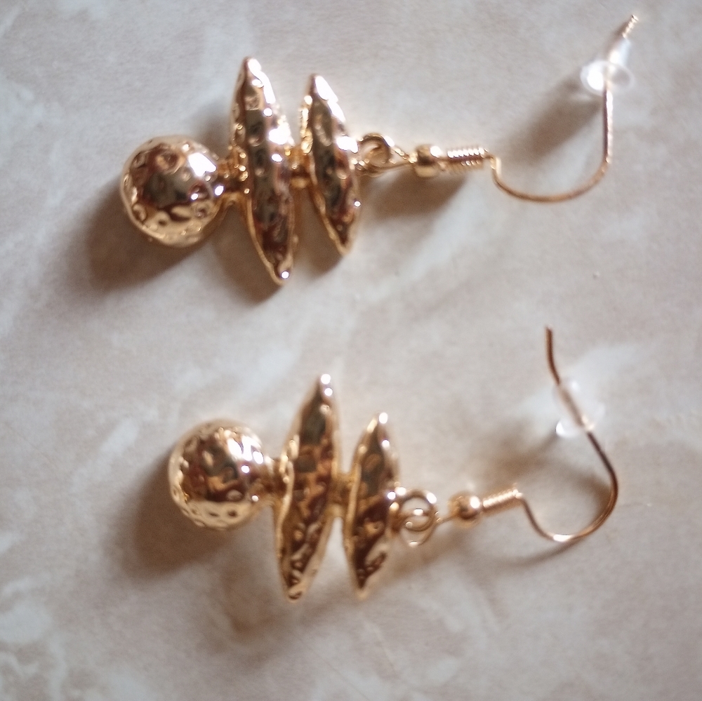 Jewelry - Picture 4 of 5